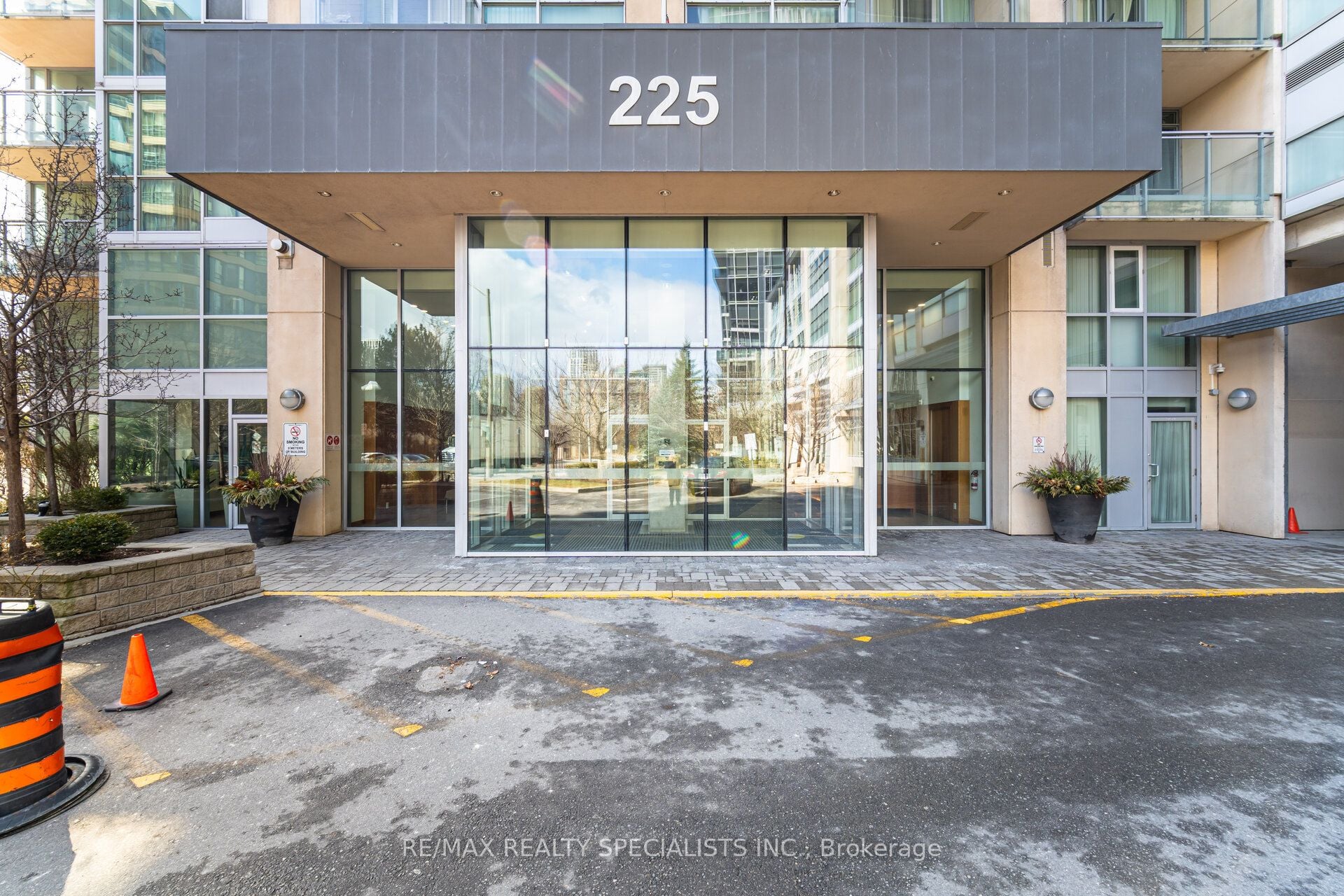 Additional image 2 of 402-225 Webb Drive, Mississauga, ON, L5B 4P2