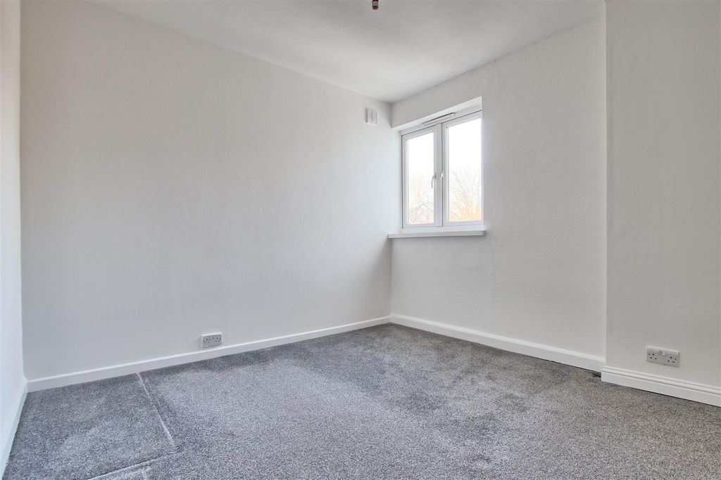 Additional image 10 of 5 bed semi-detached house for saleElizabeth Way, Cambridge CB4