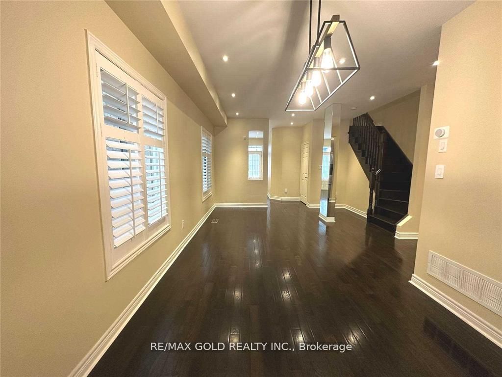 Additional image 3 of 471 Meadowridge Court, Mississauga, ON, L5W 0E8