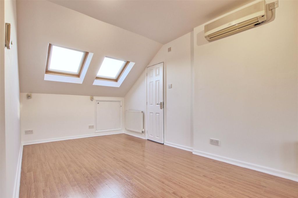 Additional image 6 of 5 bed semi-detached house for saleElizabeth Way, Cambridge CB4