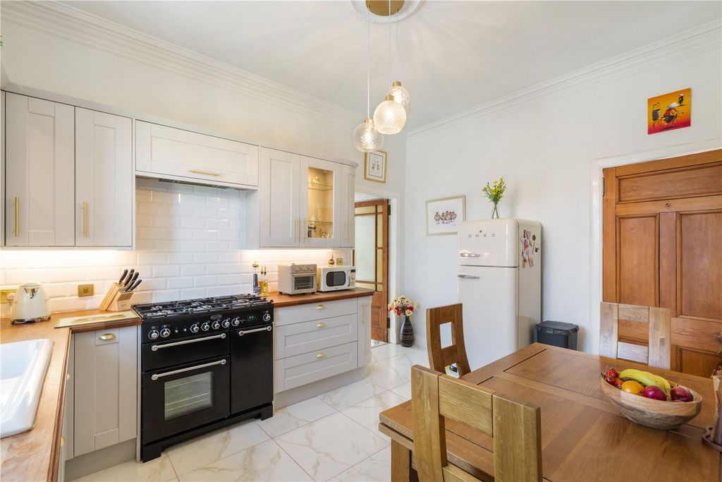 Additional image 9 of 2 bed flat for saleBellfield Road, Stirling FK8