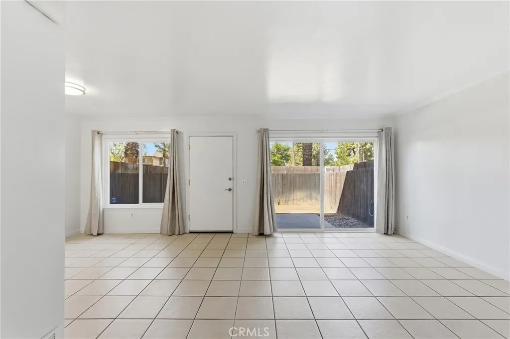 4801 Jackson St Unit B, Riverside, CA 92503 photo 4
