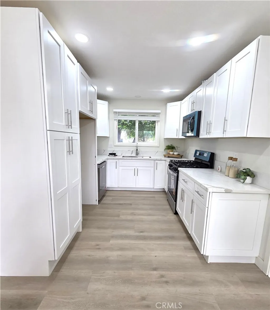 Additional image 6 of 14007 Parthenia, Panorama City, CA 91402