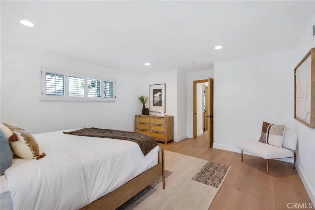 Additional image 28 of 305 Robinhood Ln, Costa Mesa, CA 92627