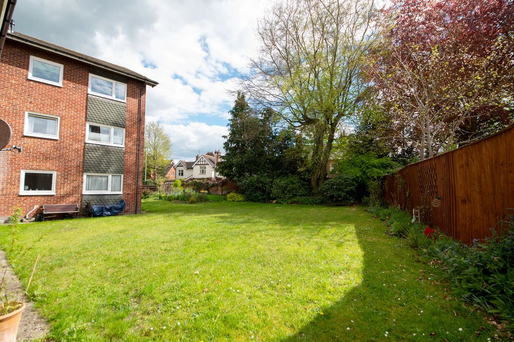 Additional image 7 of 2 bed flat for saleLink Road, Newbury RG14