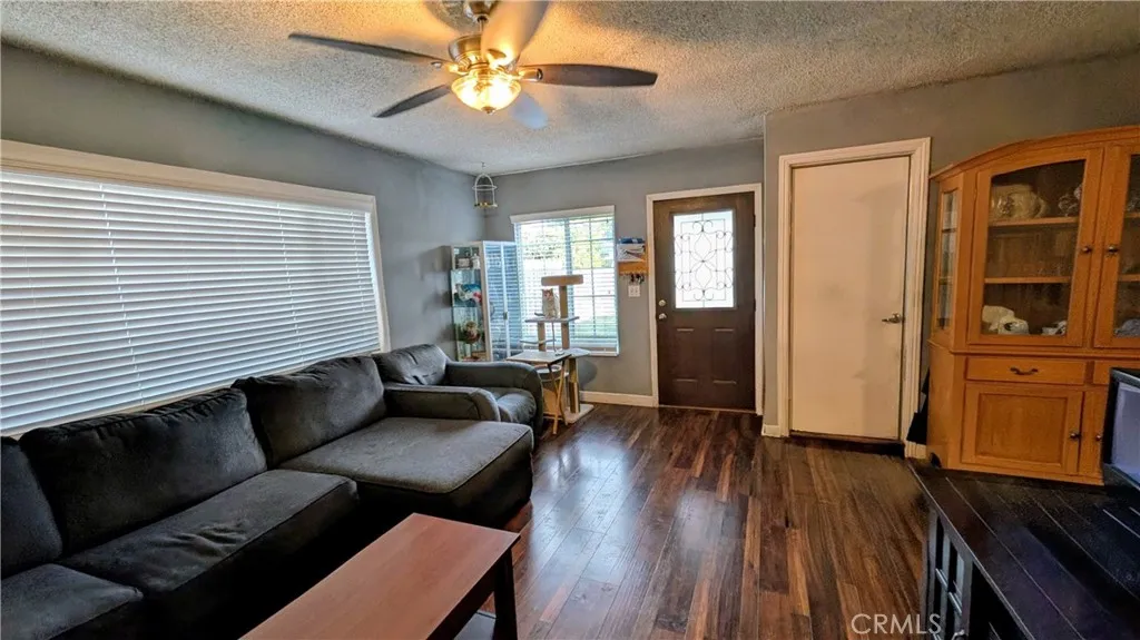 Additional image 4 of 417 W Pear St, Compton, CA 90222