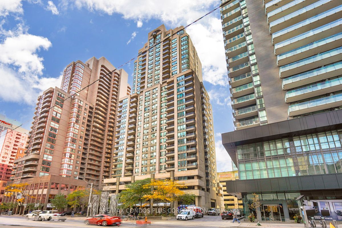 1707-750 Bay Street, Toronto, ON, M5G 1N6