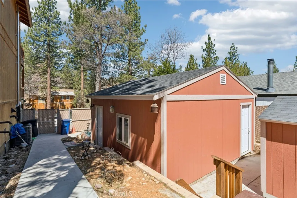 Additional image 42 of 879 Spruce Lane, Sugarloaf, CA 92386