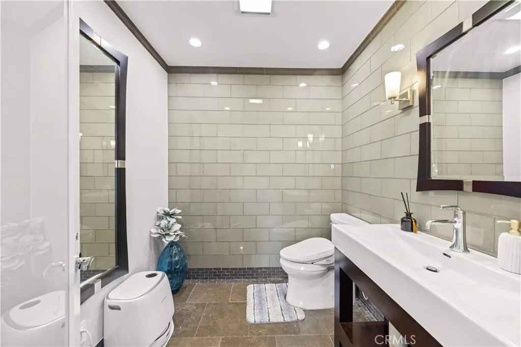 Additional image 23 of 16935 Esquira Pl, Encino, CA 91436