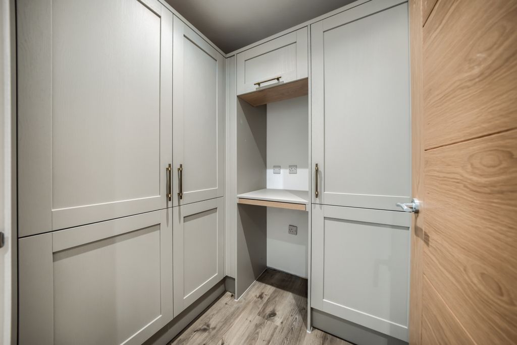 Additional image 7 of 2 bed flat for saleFlat 4, Benson Road, Stratford-Upon-Avon CV37