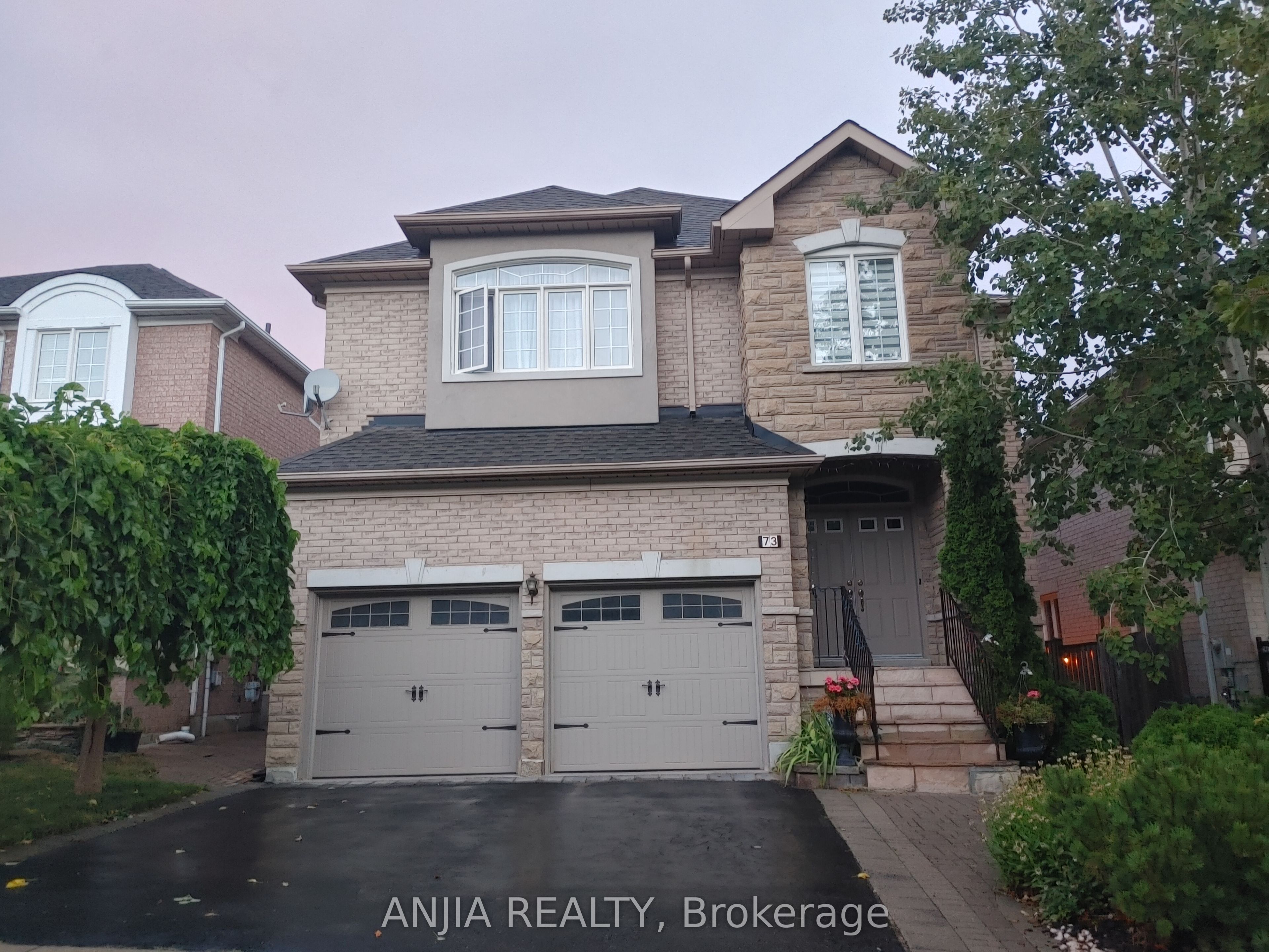 Bedroom #3-73 Gracedale Drive, Richmond Hill, ON, L4C 0S8