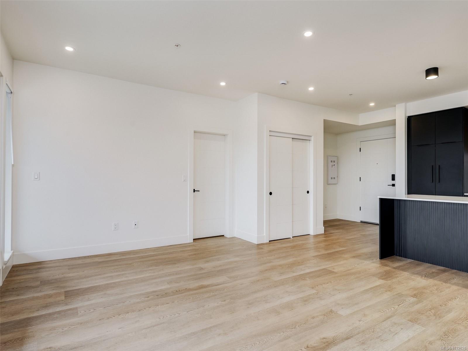 512-2341 Bear Mountain Parkway, Langford, BC, V9B 6V1 photo 4