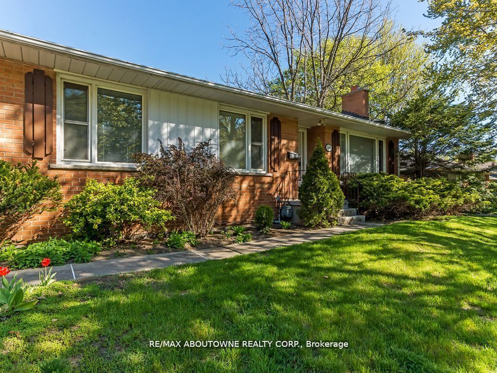 2067 Devon Road, Oakville, ON, L6J 2N1 photo 2