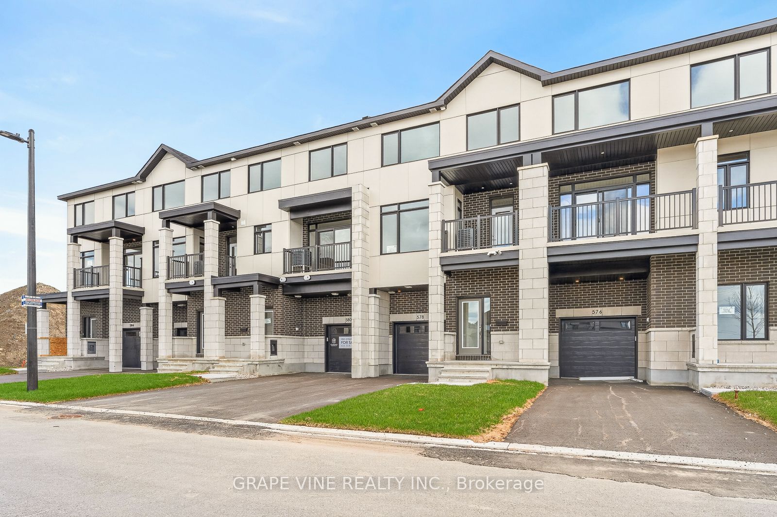 Additional image 2 of 578 Arbia Ridge, Ottawa, ON, K2S 2S4