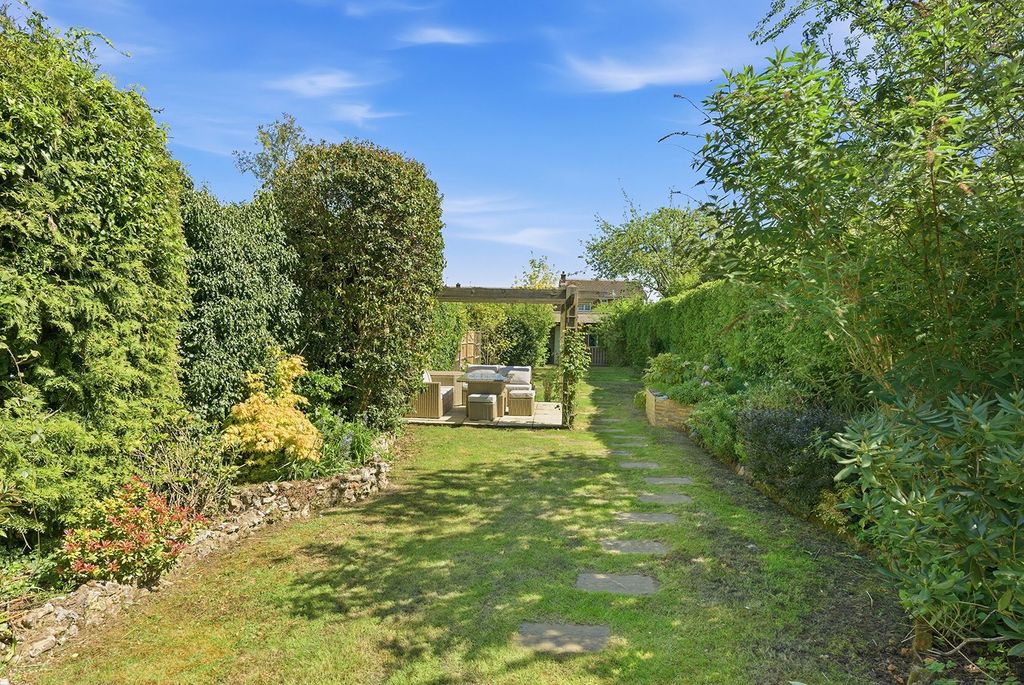Additional image 12 of 4 bed semi-detached house for saleSt. Johns Road, Penn, Buckinghamshire HP10