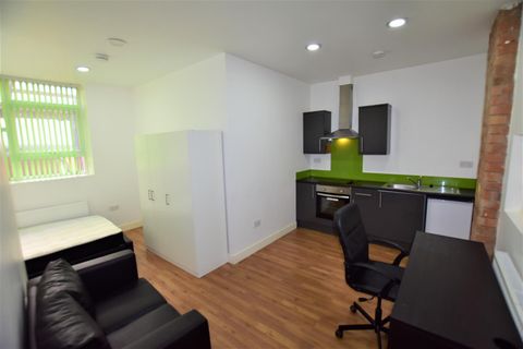 Phoenix Yard, Upper Brown Street, Leicester LE1, Studio to rent