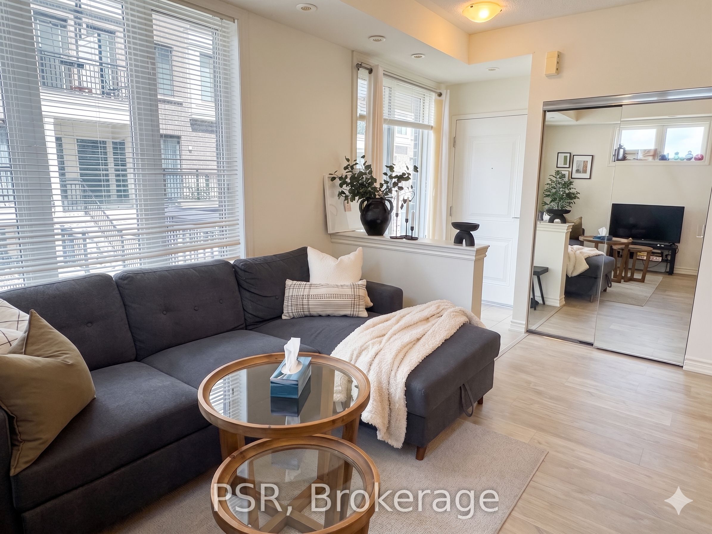 Additional image 3 of 2-120 Long Branch Avenue, Toronto, ON, M8W 0B1