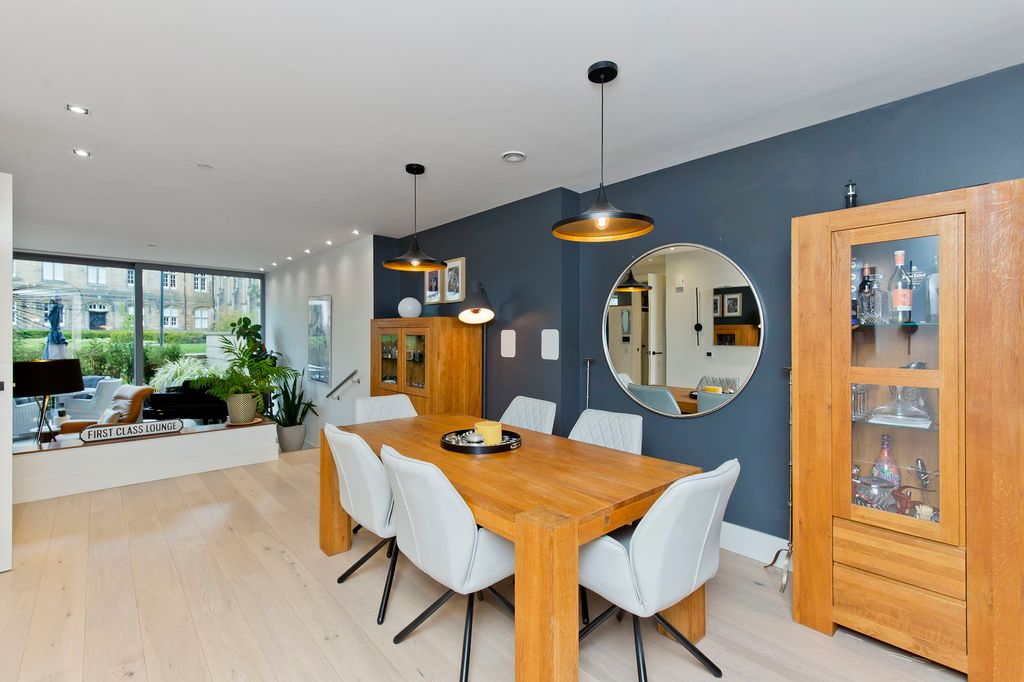 Additional image 4 of 3 bed flat for saleDonaldson Crescent, Wester Coates, Edinburgh EH12