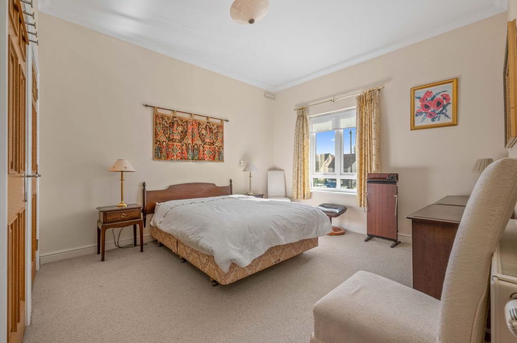 Additional image 10 of 2 bed flat for saleShipston Road, Stratford-Upon-Avon CV37