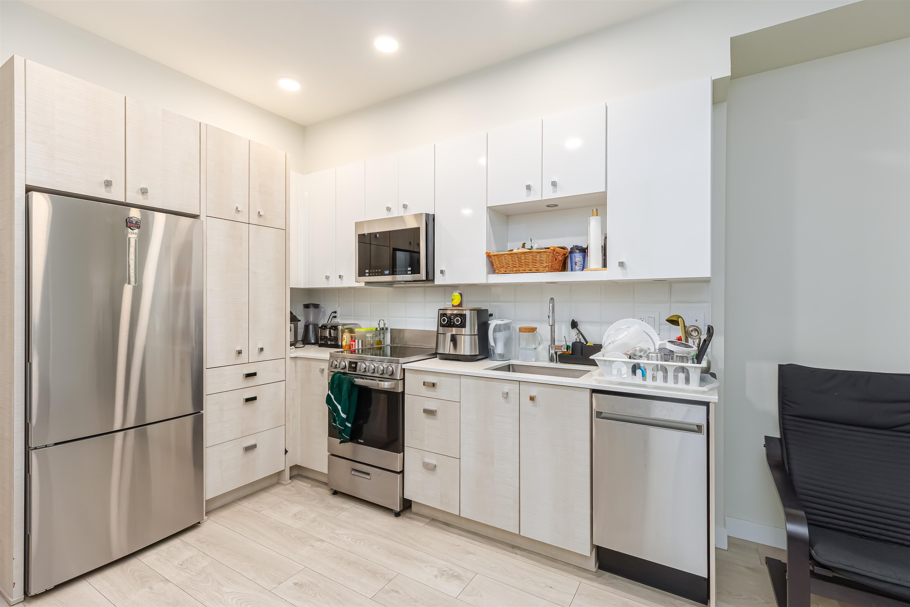 Additional image 5 of 406-10838 Whalley Boulevard, Surrey, BC, V3R 0G8