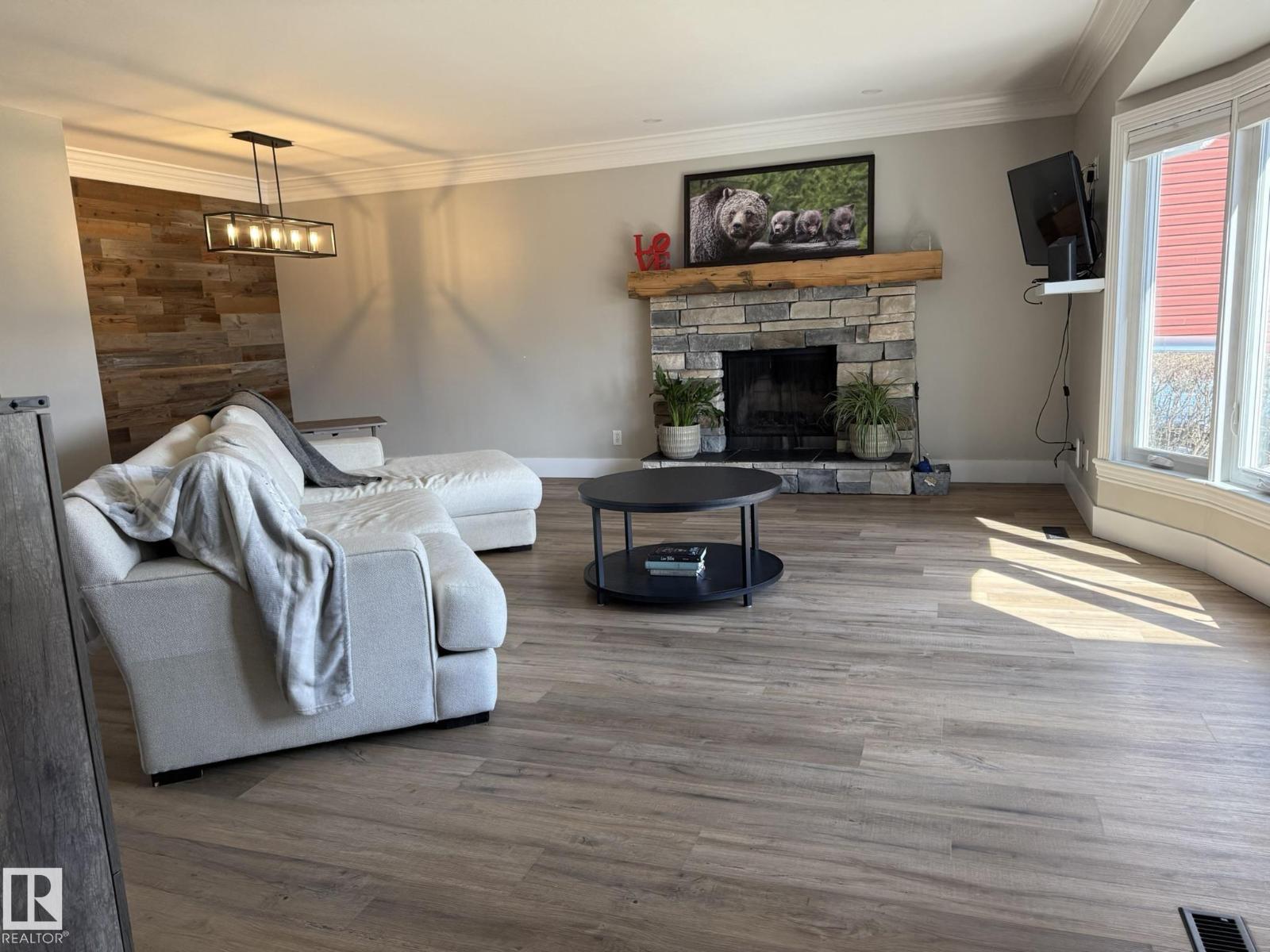 Additional image 3 of 8004 180 Street NW, Edmonton, AB, T5T0T3
