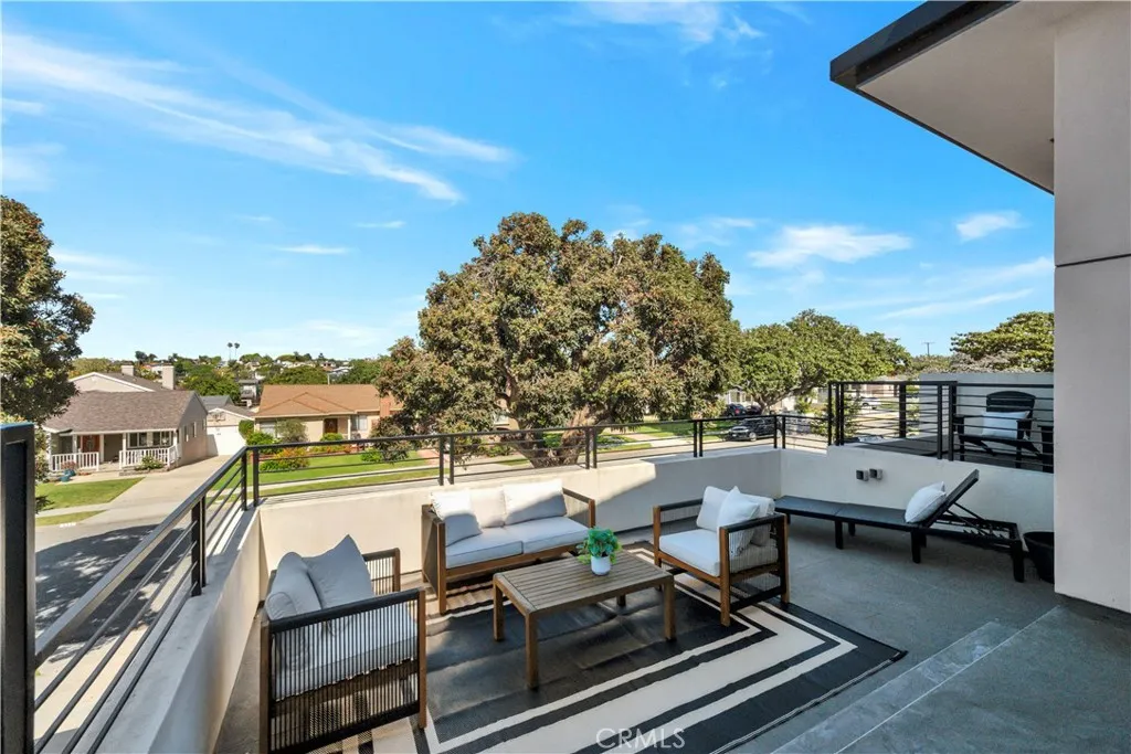 Additional image 115 of 332 Avenue E, Redondo Beach, CA 90277