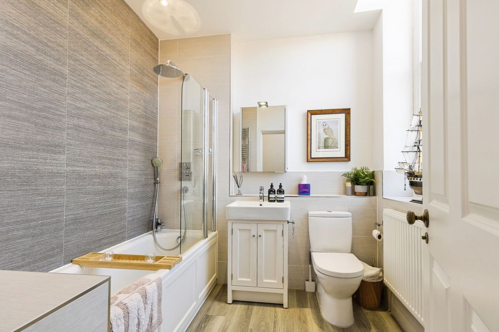 Additional image 17 of 2 bed flat for saleBlencowe Close, Chester CH1