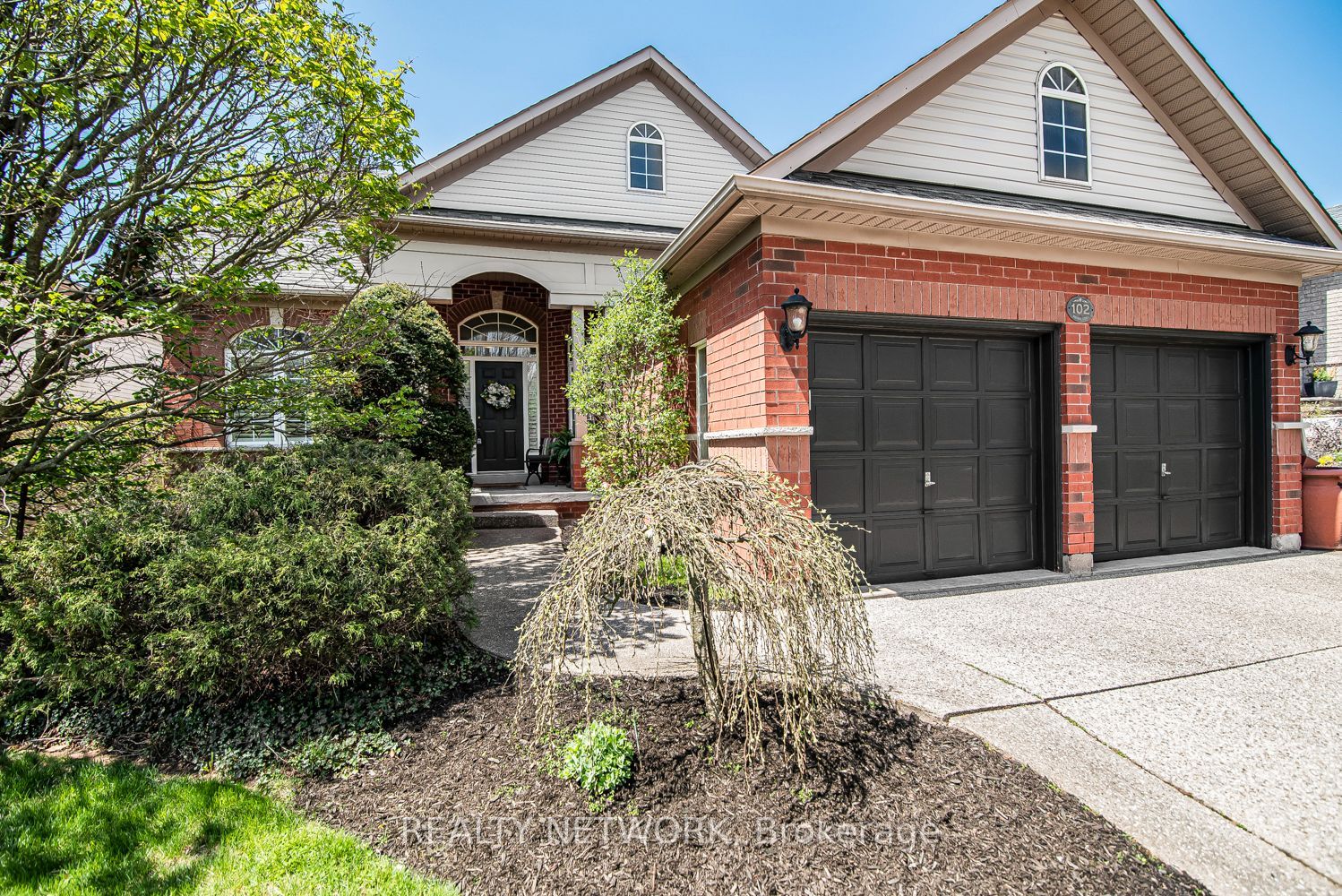 102 Moore Crescent, Hamilton, ON, L9G 4Z8