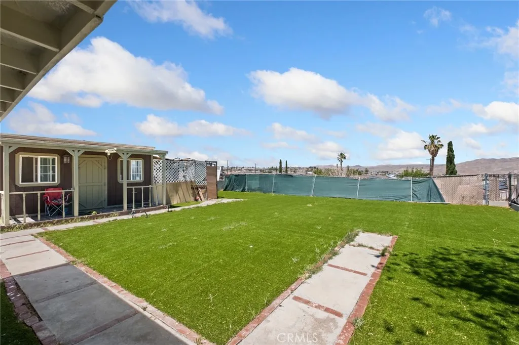 1505 Sunrise Rd, Barstow, CA 92311