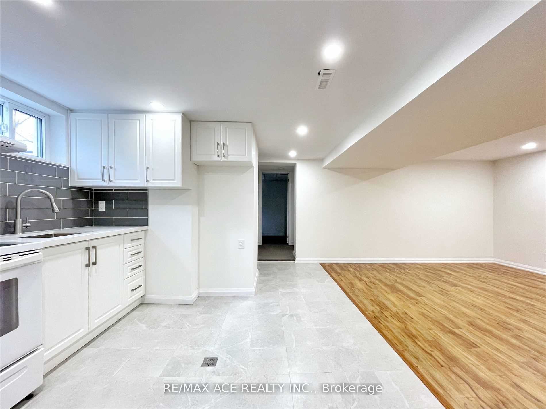 Additional image 5 of Lower-246 Horsham Avenue, Toronto, ON, M2N 2A6