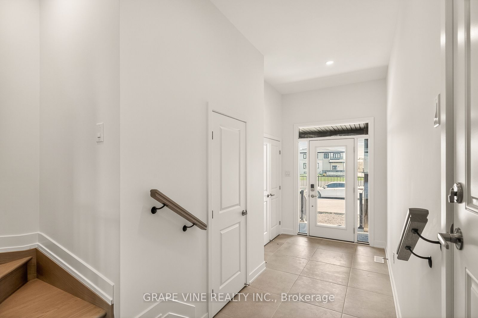 Additional image 5 of 122 San Felice Circle, Ottawa, ON, K2S 2S7