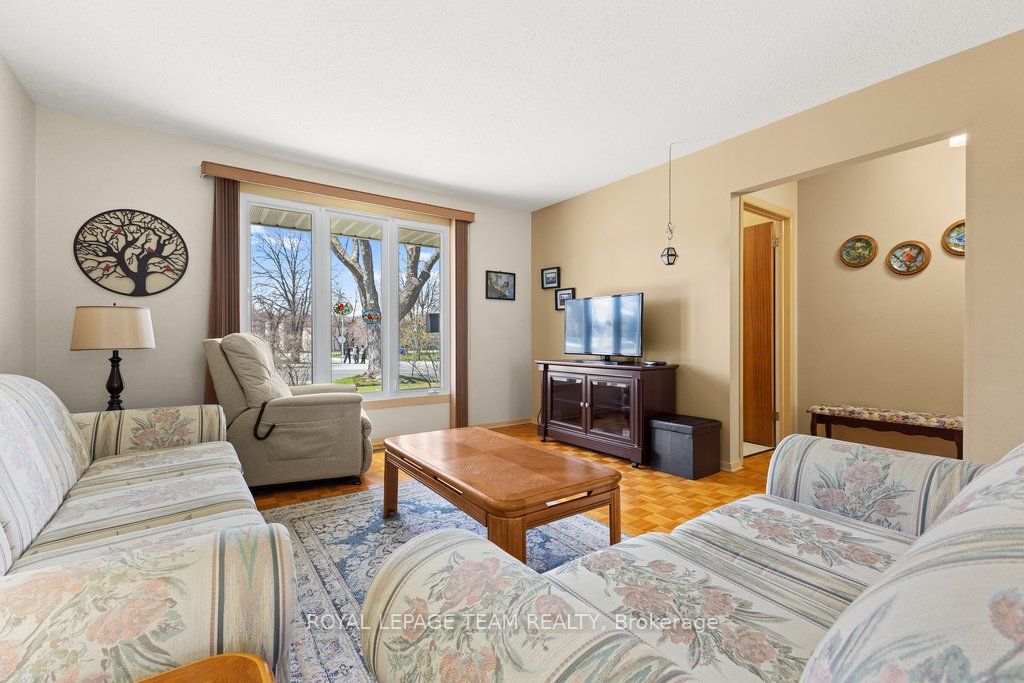 Additional image 3 of 2368 Ogilvie Road, Ottawa, ON, K1J 7N6