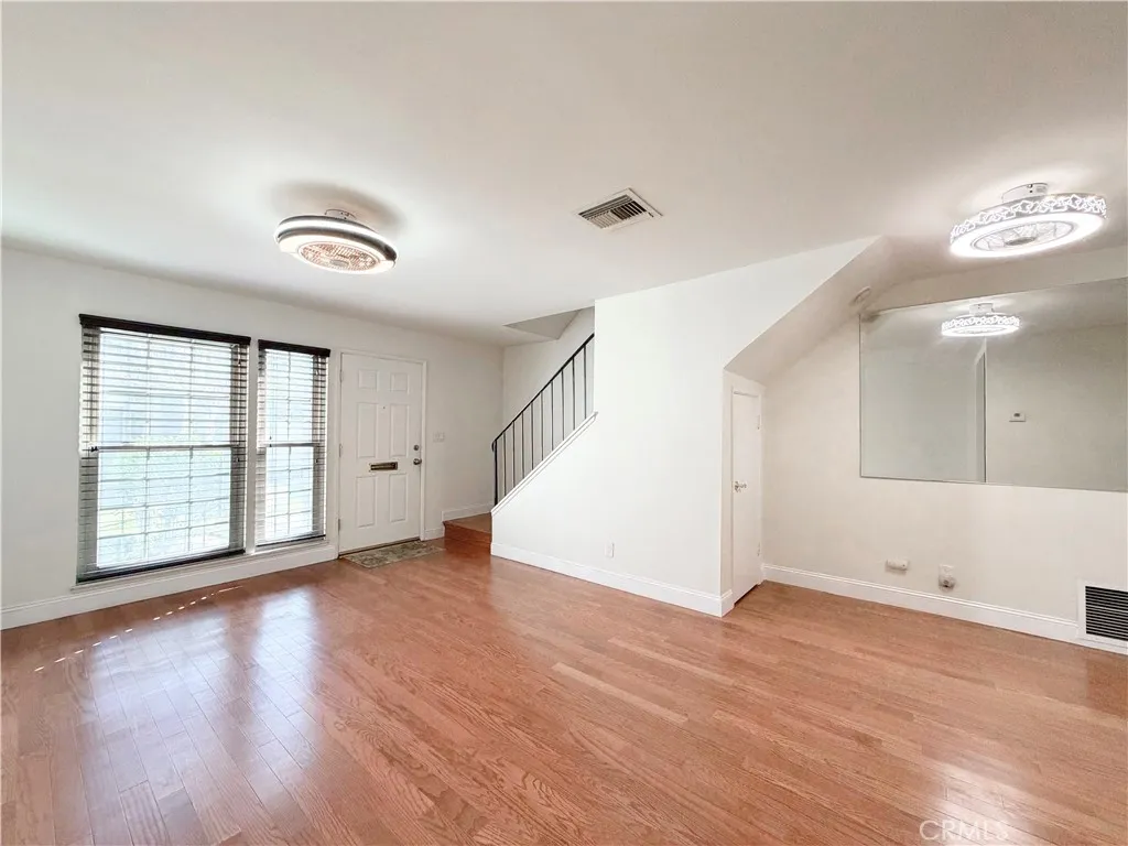 Additional image 42 of 22131 N Oxnard Street Unit A, Woodland Hills, CA 91367