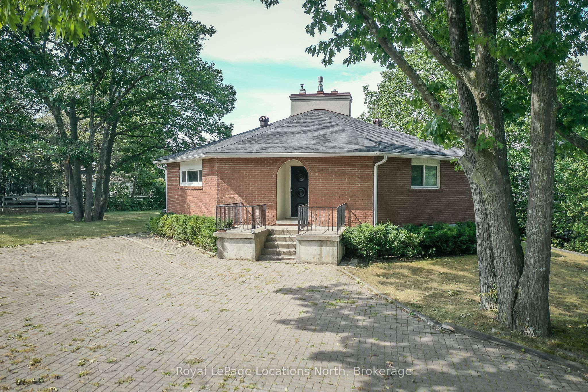 10 Sunset Court, Wasaga Beach, ON, L9Z 2A9