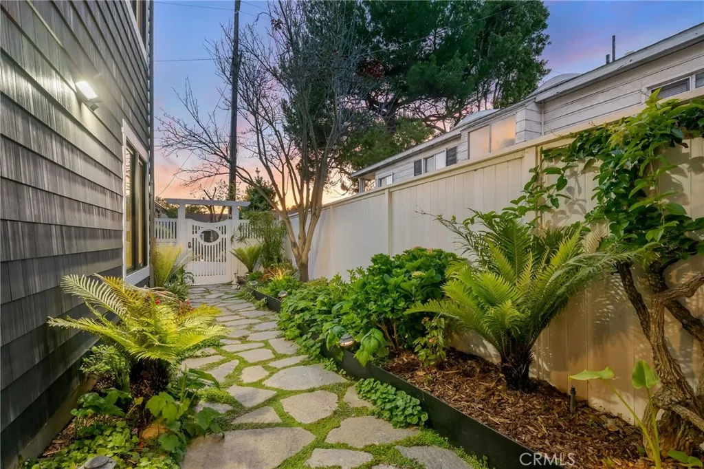 Additional image 2 of 1704 N Poinsettia Ave, Manhattan Beach, CA 90266