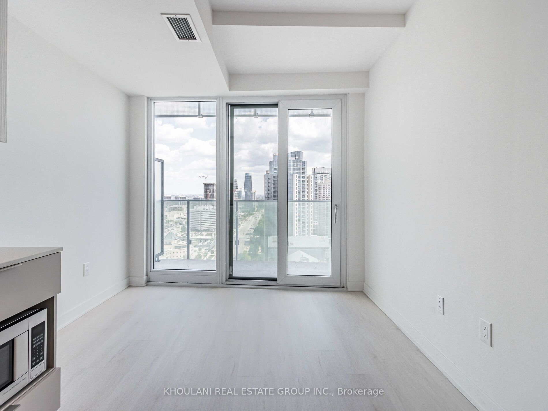 Additional image 4 of 2212-3900 Confederation Parkway, Mississauga, ON, L5B 0M3