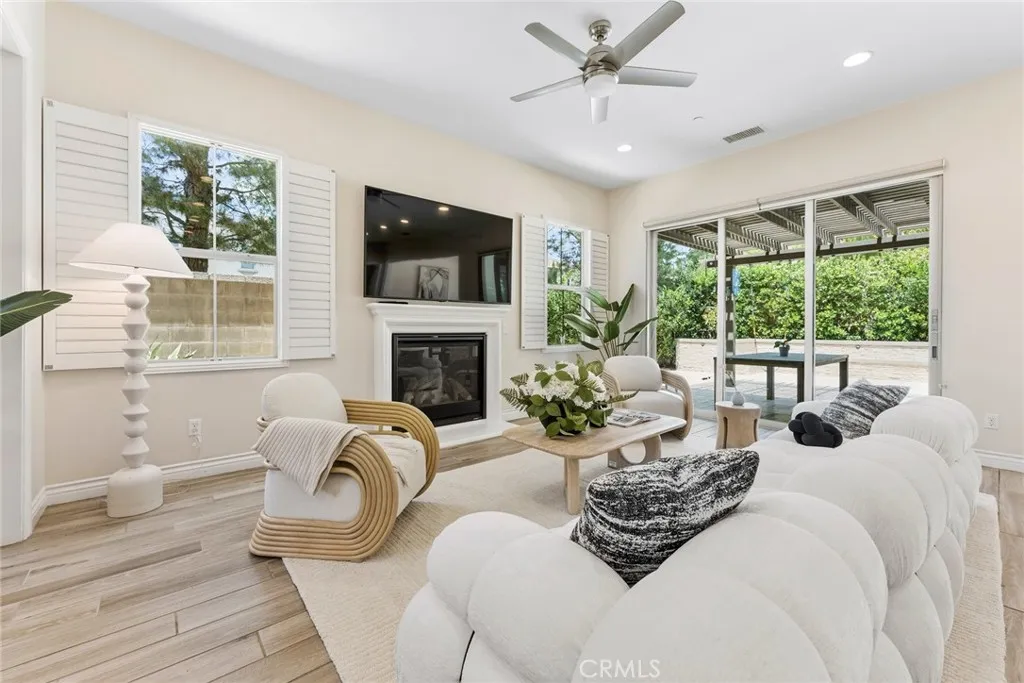 Additional image 24 of 51 Stanza, Irvine, CA 92620