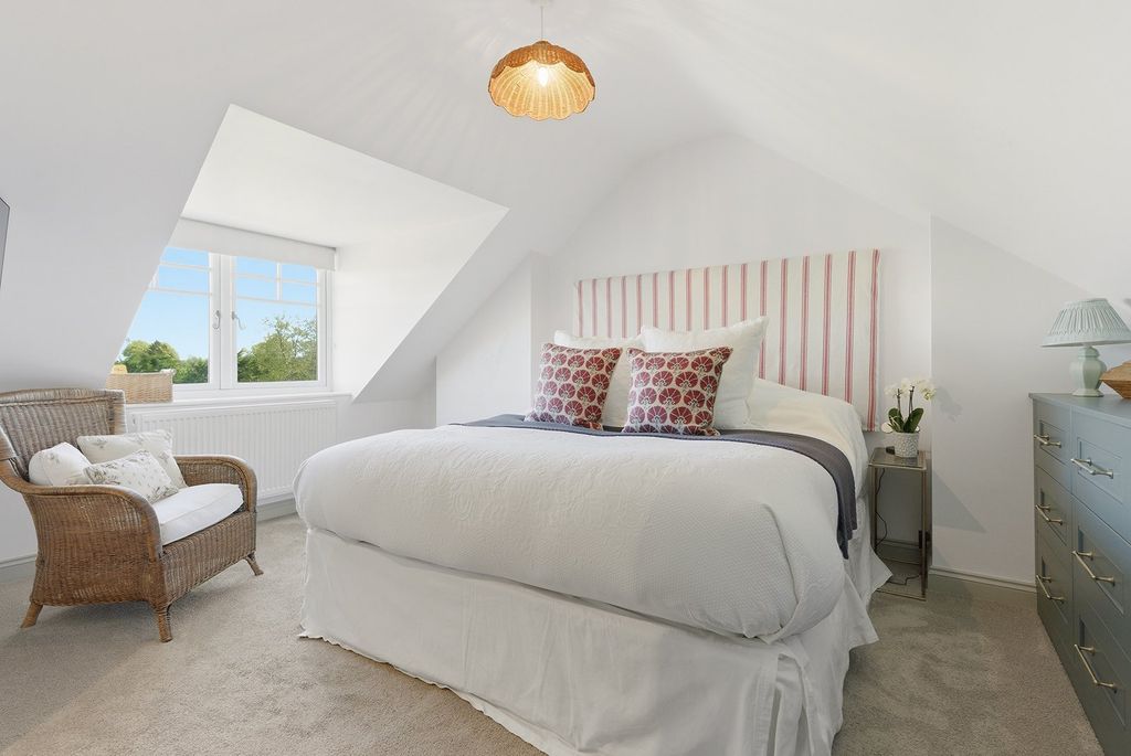 Additional image 13 of 4 bed semi-detached house for saleSt. Johns Road, Penn, Buckinghamshire HP10