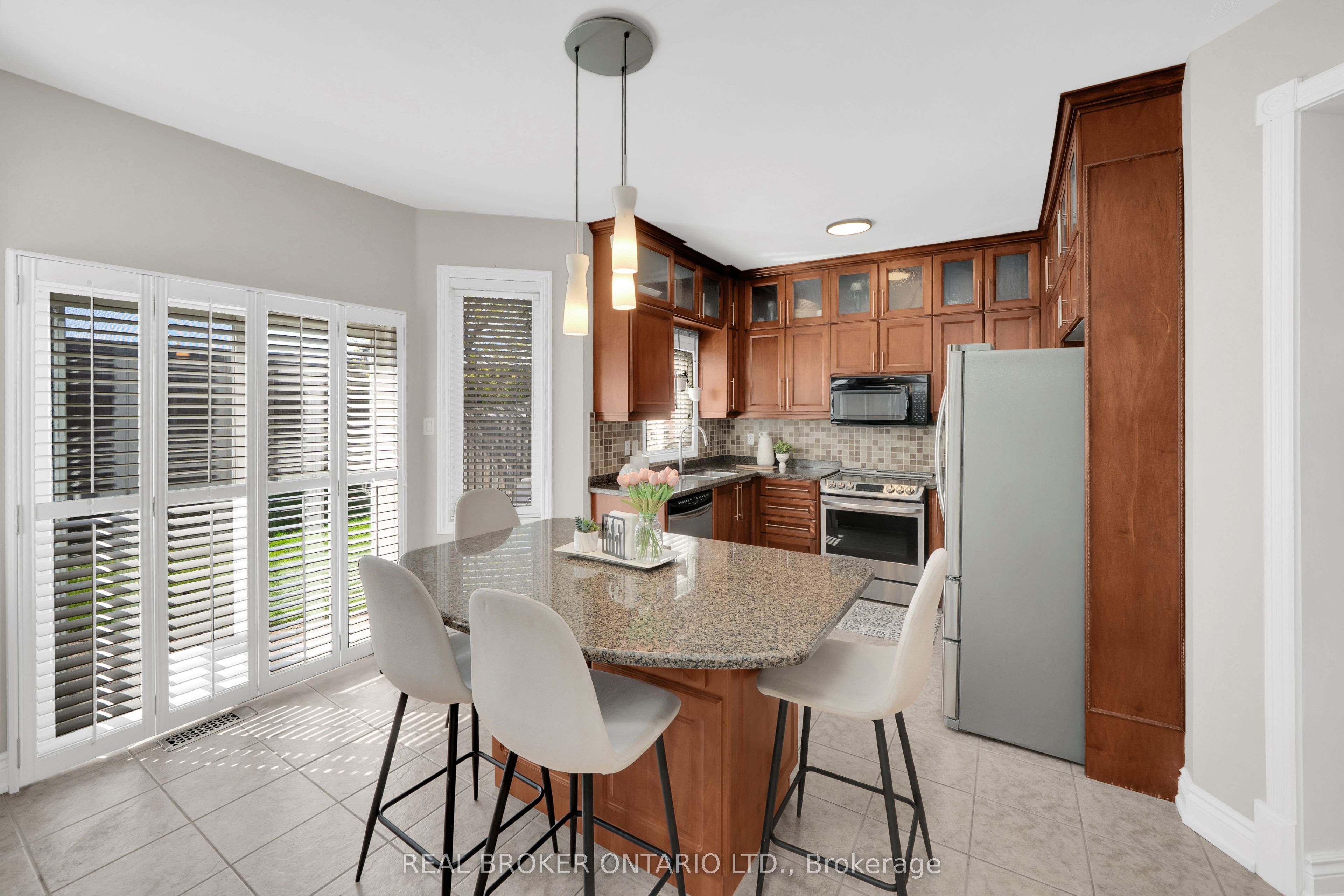 Additional image 3 of 217 Ellis Crescent, Milton, ON, L9T 6B5