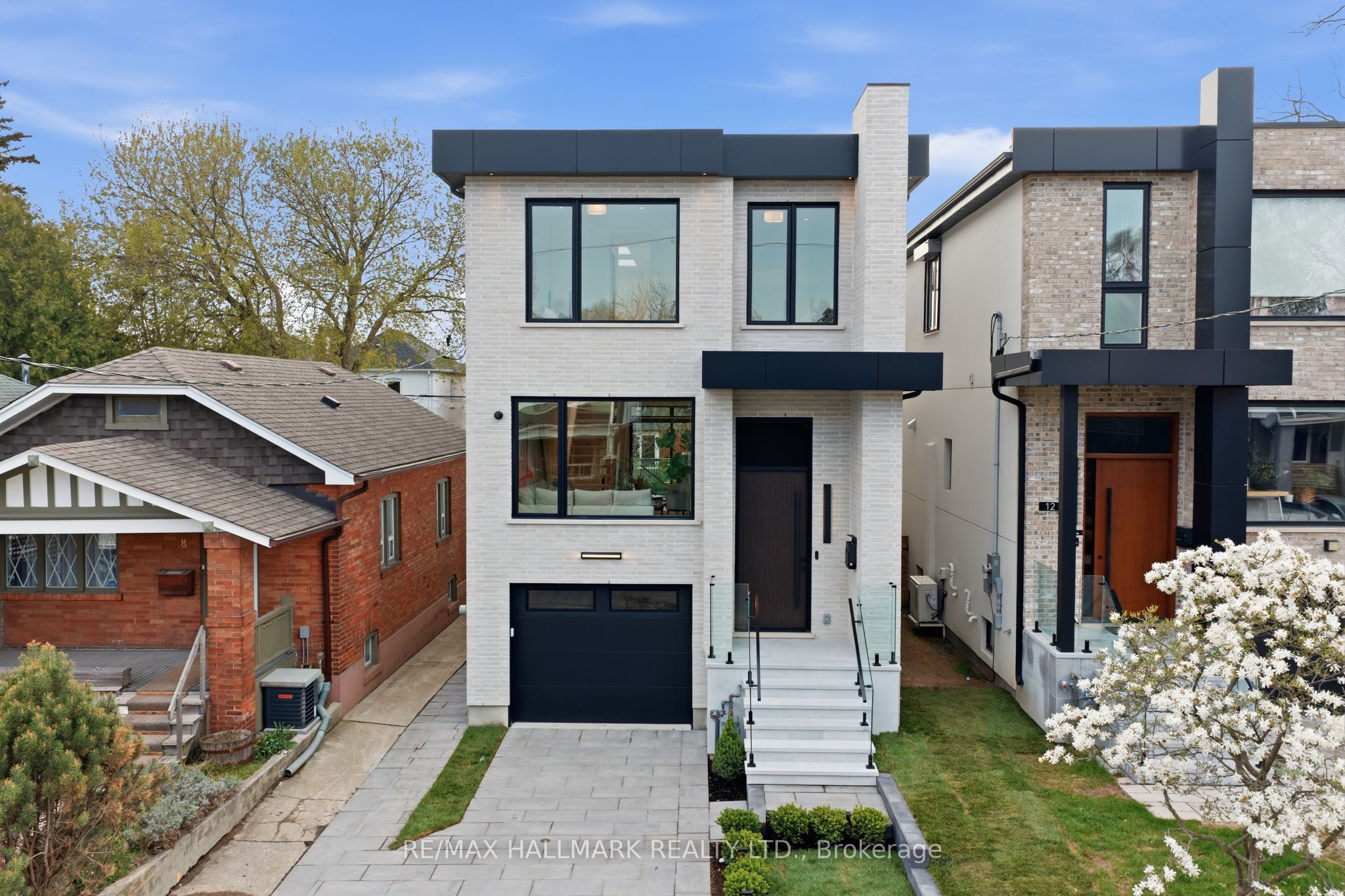 10 Leroy Avenue, Toronto, ON, M4J 4G7