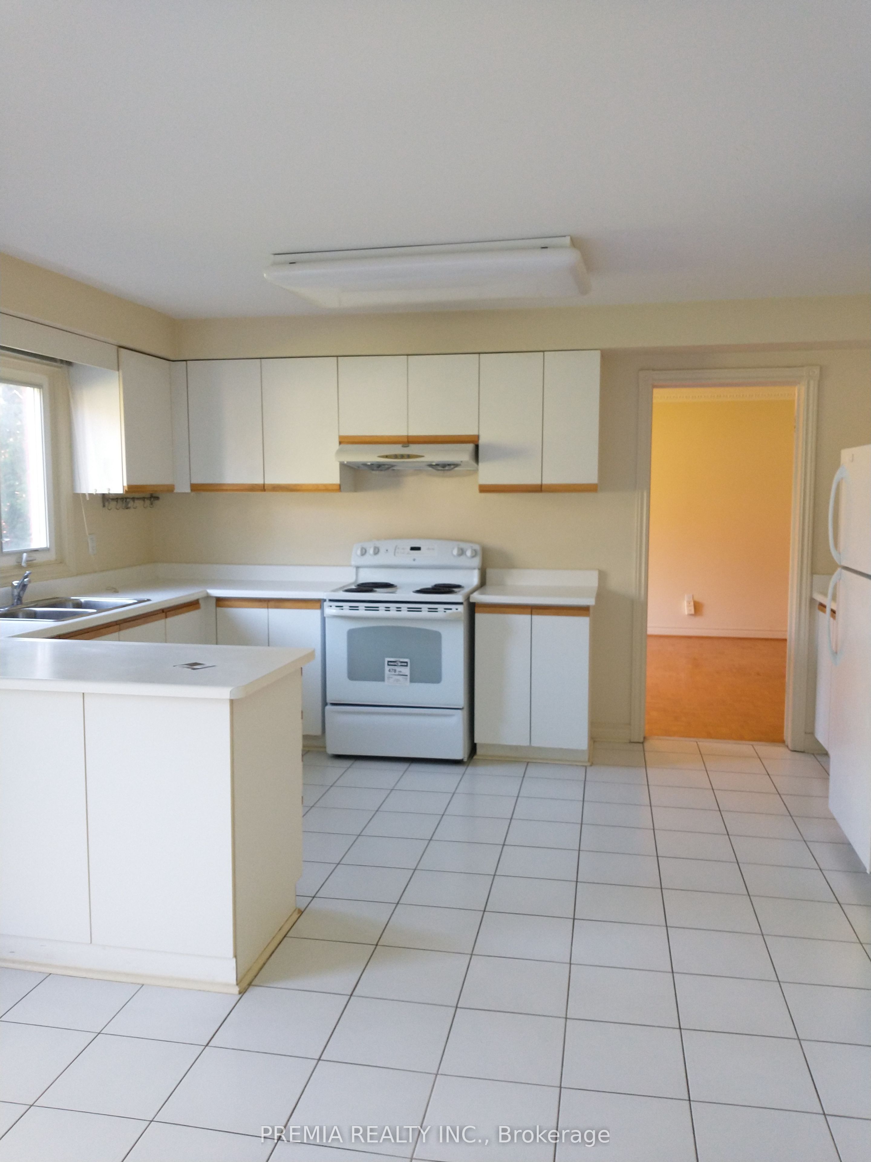 Additional image 4 of 131 Strathearn Avenue, Richmond Hill, ON, L4B 2L2