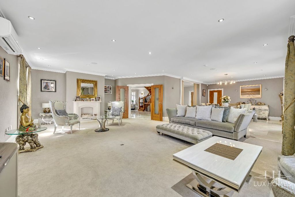 Additional image 6 of 7 bed detached house for saleParkstone Avenue, Emerson Park RM11
