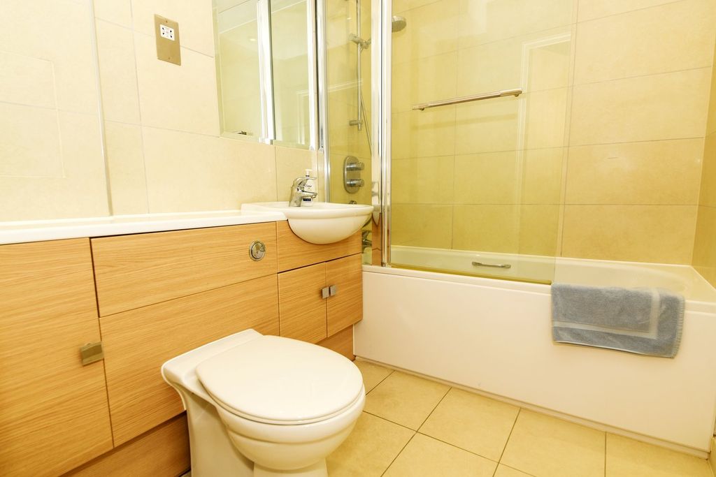 Additional image 9 of 2 bed flat for salePark Way, Newbury RG14