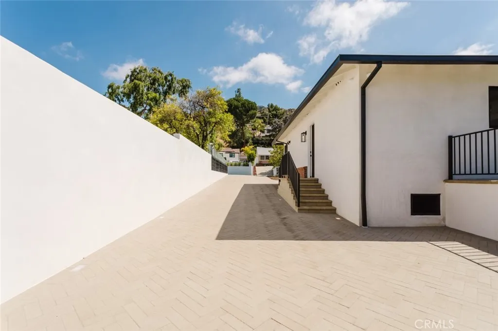 Additional image 149 of 941 Sherlock Drive, Burbank, CA 91501