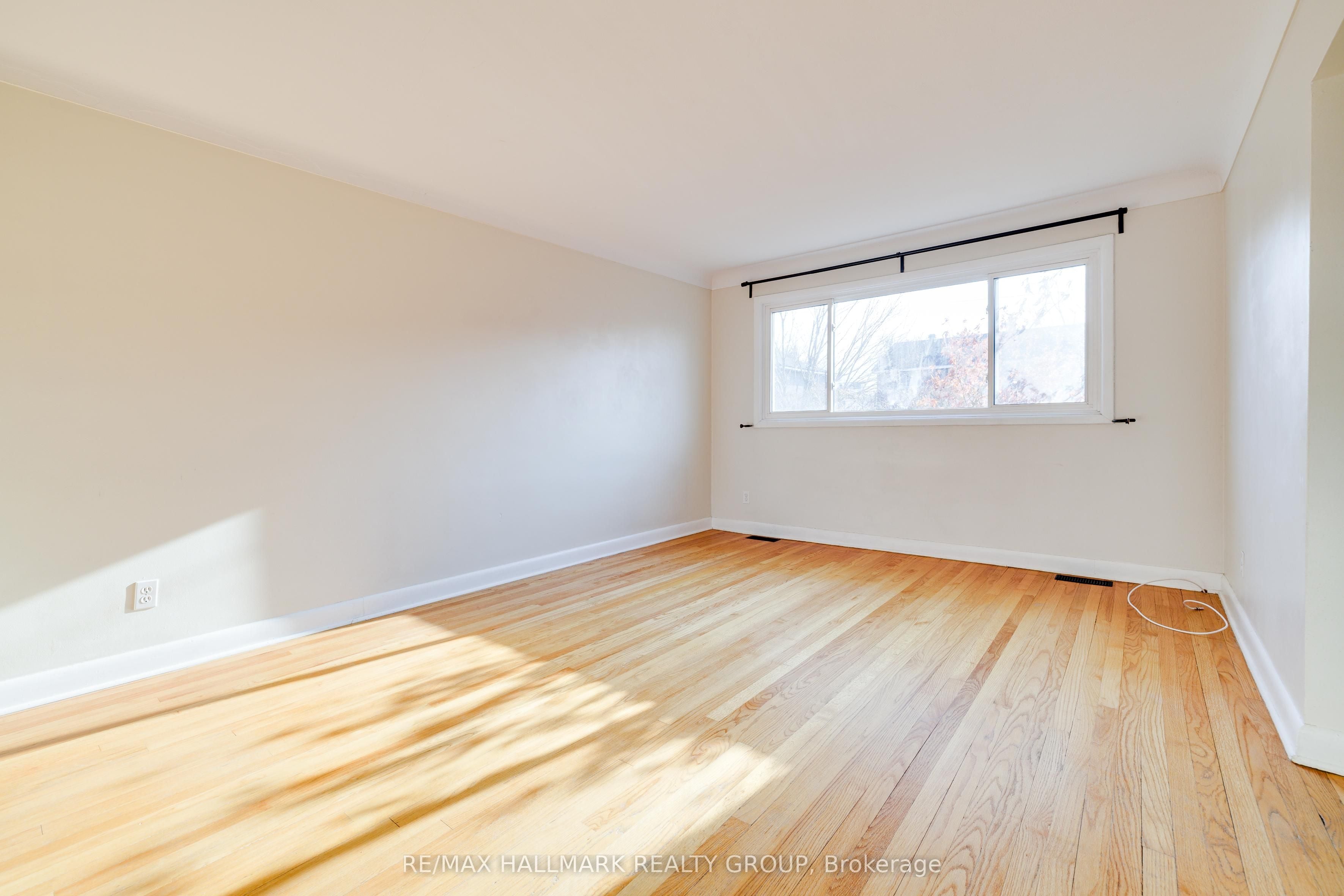 Additional image 3 of 1213 Emperor Avenue, Ottawa, ON, K1Z 8C3