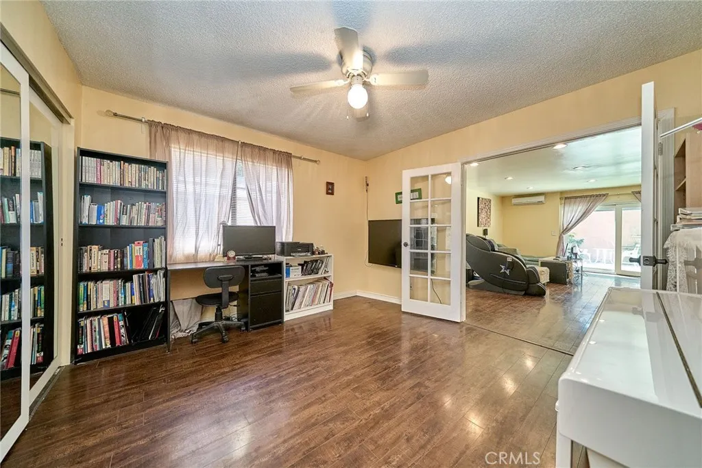 Additional image 16 of 20951 Gault St, Canoga Park, CA 91303