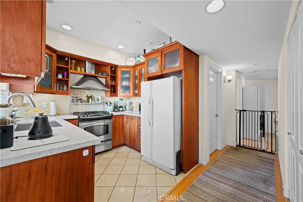 Additional image 31 of 626 E Orange Grove Avenue Unit 301, Burbank, CA 91501