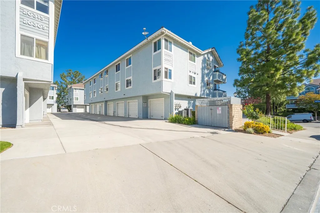 Additional image 39 of 20305 Rue Crevier Unit 585, Canyon Country, CA 91351