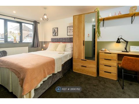 Deans Road, Manchester M27, Room to rent