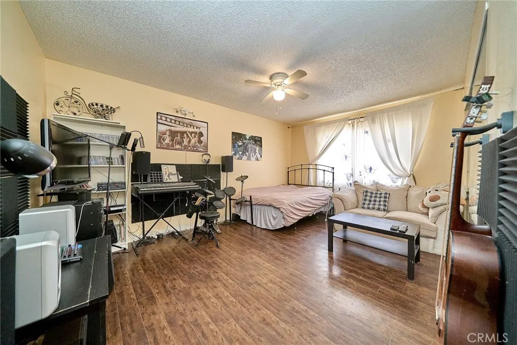 Additional image 27 of 20951 Gault St, Canoga Park, CA 91303